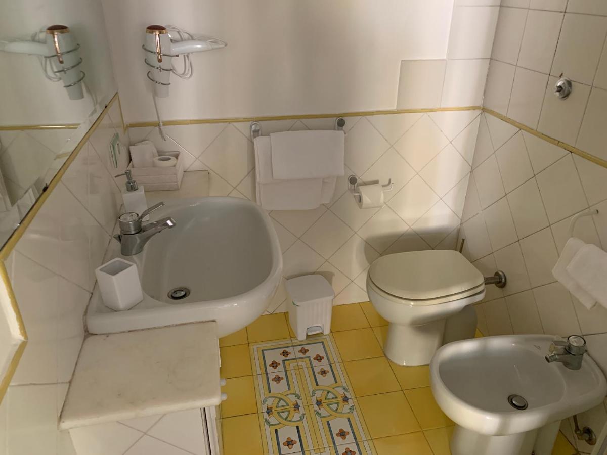 Le Stanze Di Sissi - Luxury Suites Naples Exterior photo